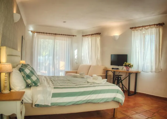 Πανσιόν Moonshine 4*