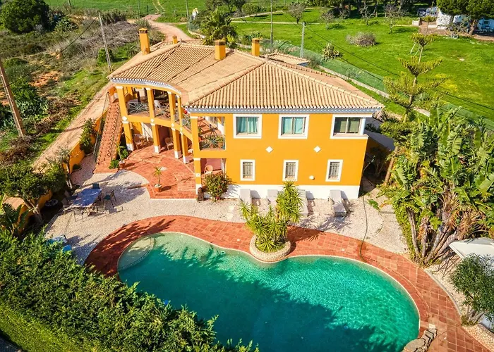 Moonshine Πανσιόν 4*