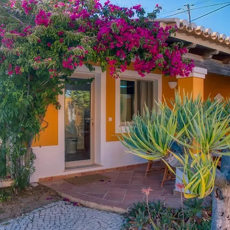 Vendégház Moonshine With Private And Private