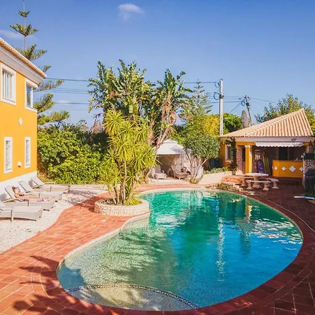 Moonshine With Private And Private Vendégház Lagos