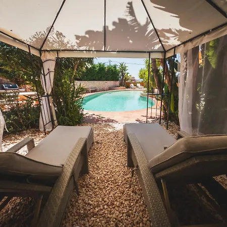 Moonshine With Private And Private 4* Lagos