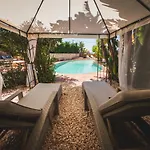 Moonshine 4* Lagos